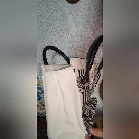 BETSEY JOHNSON EUC BOW SATCHEL BAG - Picture 5 of 10